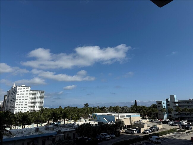 Foto del edificio - 101 Briny Ave