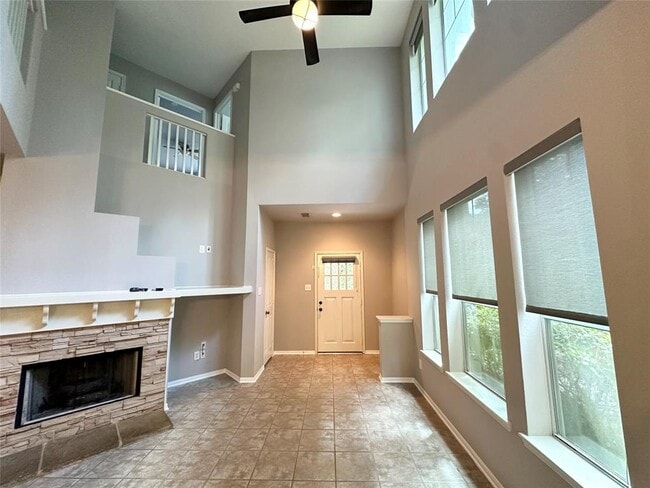 Foto del edificio - 21 Stone Creek Pl