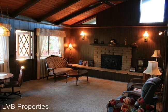 Building Photo - 5233 Hillcrest Dr