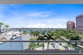 Building Photo - 529 S Flagler Dr