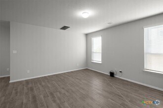 Building Photo - 240 Blue Agate Ct