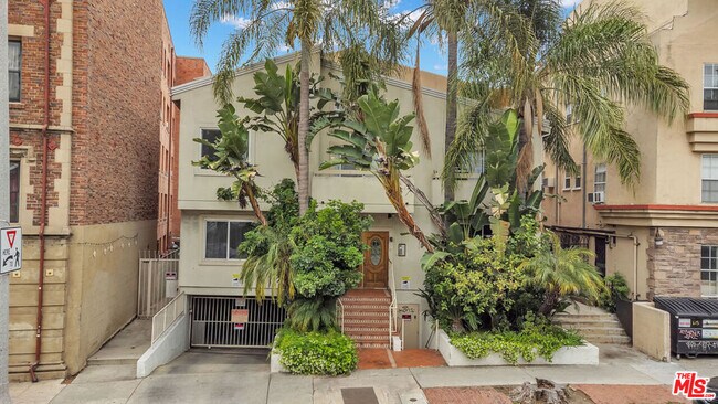 Foto del edificio - 607 N Rossmore Ave