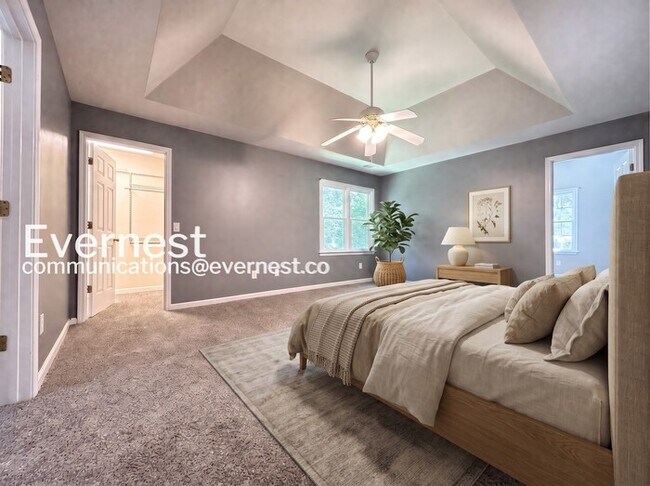 Foto del edificio - 5950 Henley Dr