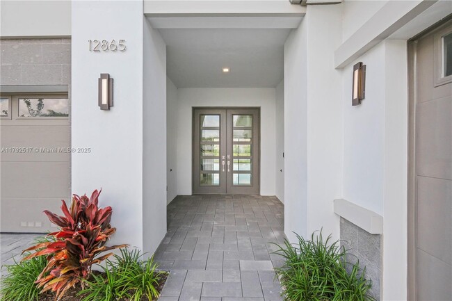 Building Photo - 12865 Wingspan Ct