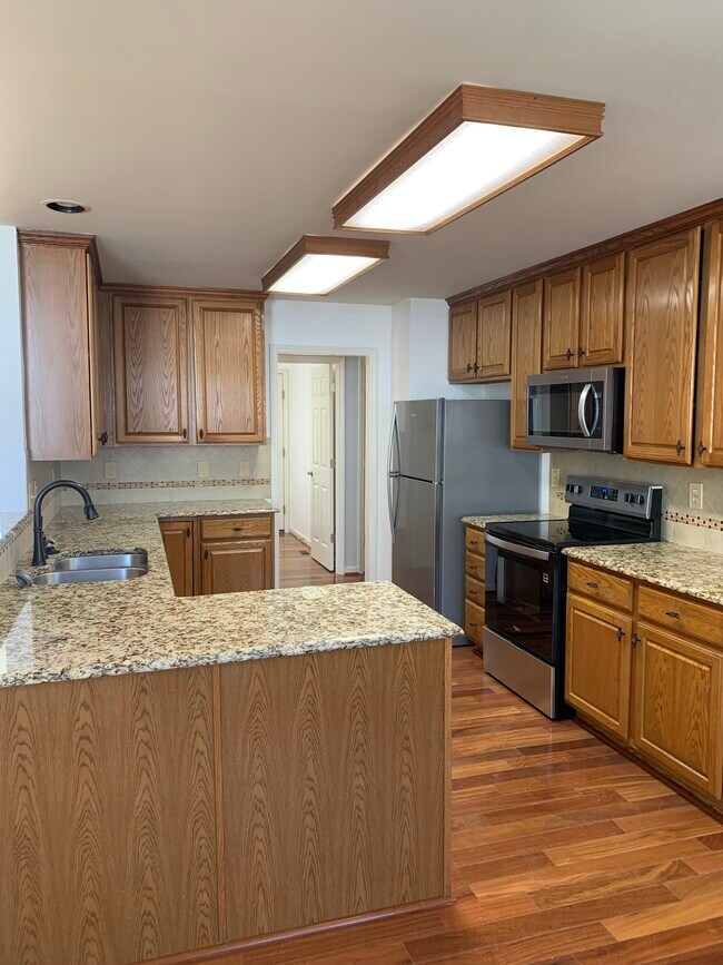 kitchen - 5506 Phillipsburg Dr