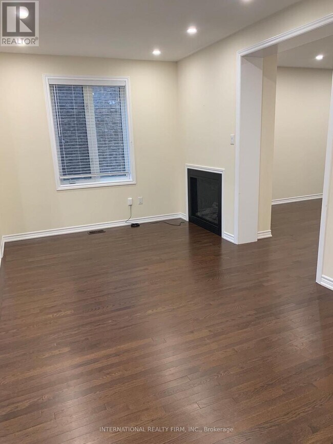 Photo du bâtiment - 74 Fawnridge Rd