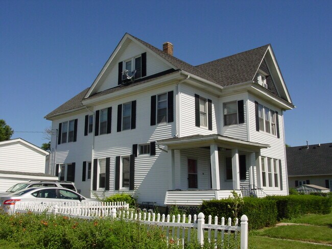 Building Photo - 20 N Locust St