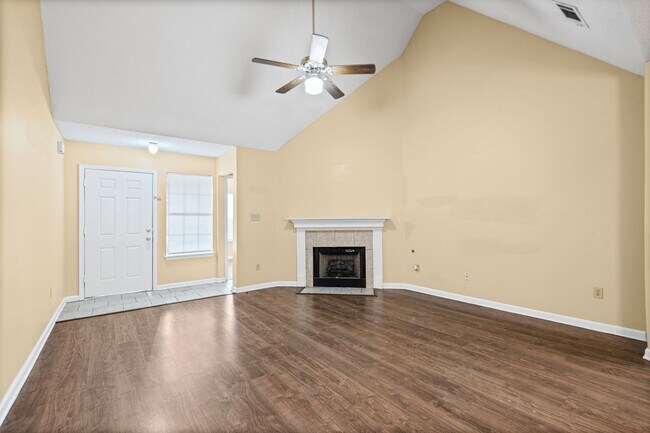 Foto del edificio - 7782 Shadowland Dr