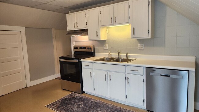 Building Photo - 19 Wetherell St