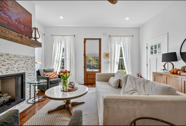 Building Photo - Newly built 3bedroom/2.5 bath home in Sylv...