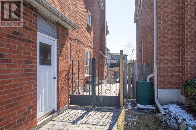 Building Photo - 507 Charnwood Ct