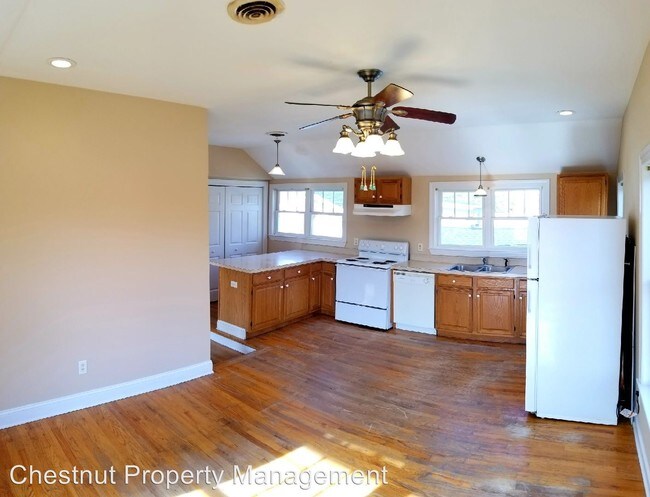 Building Photo - 108 S 13th St