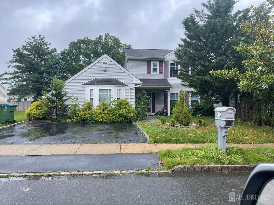 Foto principal - 19 Woodbury Rd