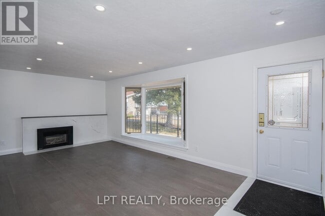 Building Photo - 2317 Elmira Dr