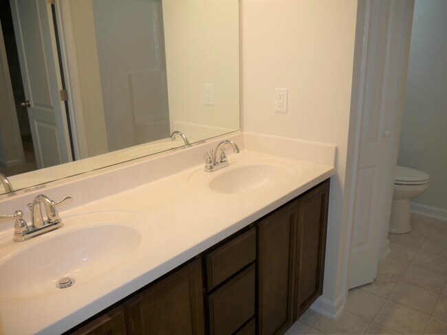 Foto del edificio - 5733 Midstream Cir