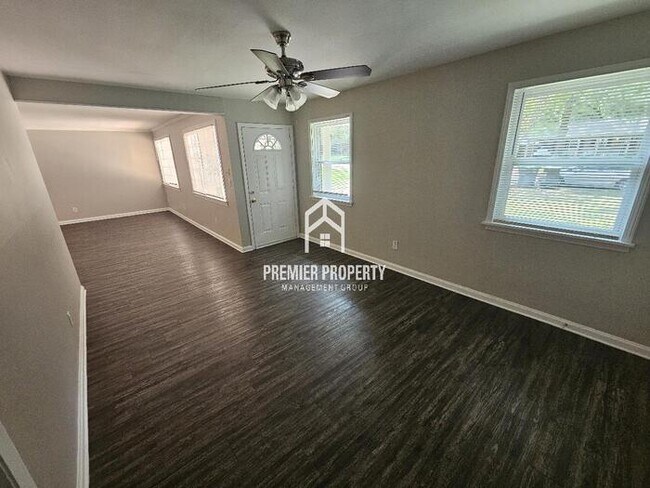 Foto del edificio - 5018 Hampshire Ave
