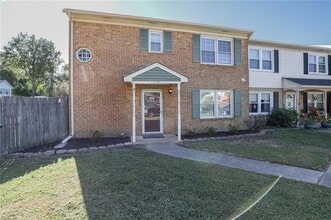 Building Photo - 4755 Old Hickory Rd