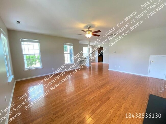 Foto del edificio - Gorgeous 3bed/3bth with screen porch/balco...