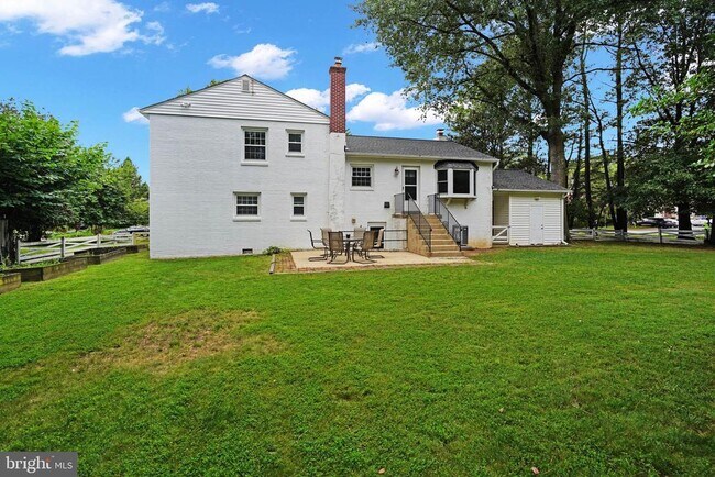 Building Photo - 2301 Barbour Rd