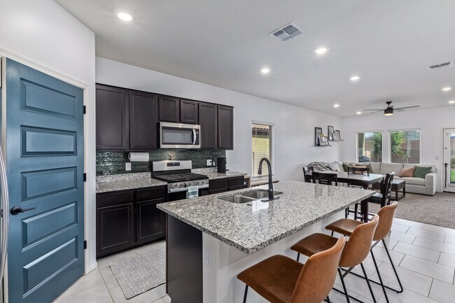 Building Photo - 10202 N Crooked Peak Trail