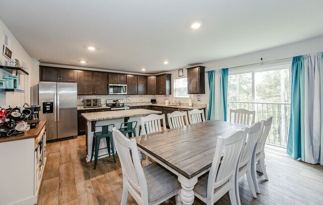 Foto del edificio - Home in The Arbors with FREE December Rent!*