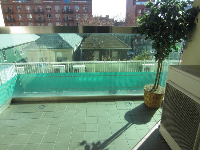 Foto del edificio - 140-22 Beech Ave