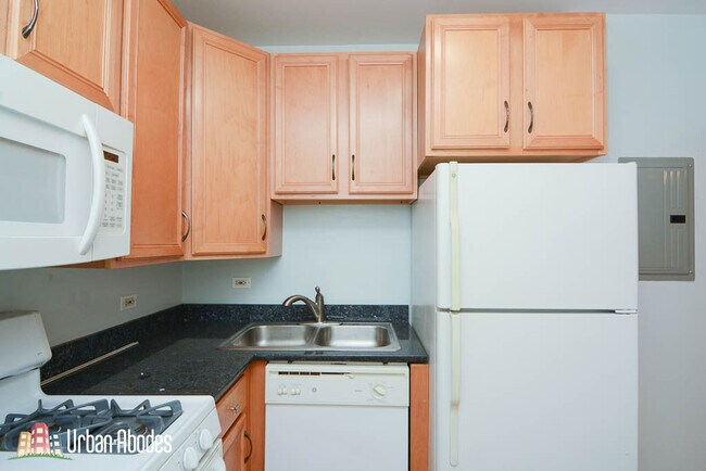 Foto del edificio - 2922 N Sacramento Ave