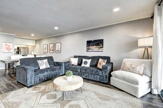 Building Photo - 7625 E Camelback Rd