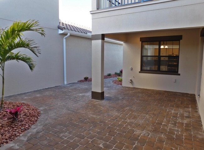 Building Photo - 7123 Vista Hermosa Dr