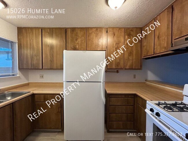 Building Photo - 3 bedroom 2 bath house in Stead!