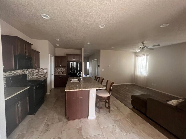 Foto del edificio - 1741 Valle Vista Rd NW