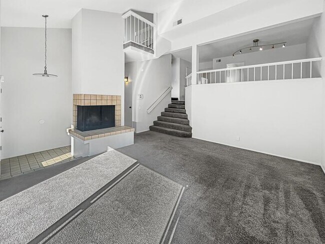 Building Photo - 3312 Caminito Eastbluff