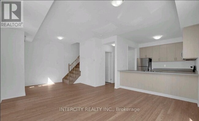 Photo du bâtiment - 9430-9430 The Gore Rd