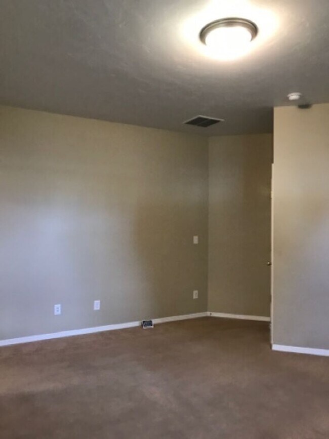 Foto del edificio - 321 Aspenwood Dr