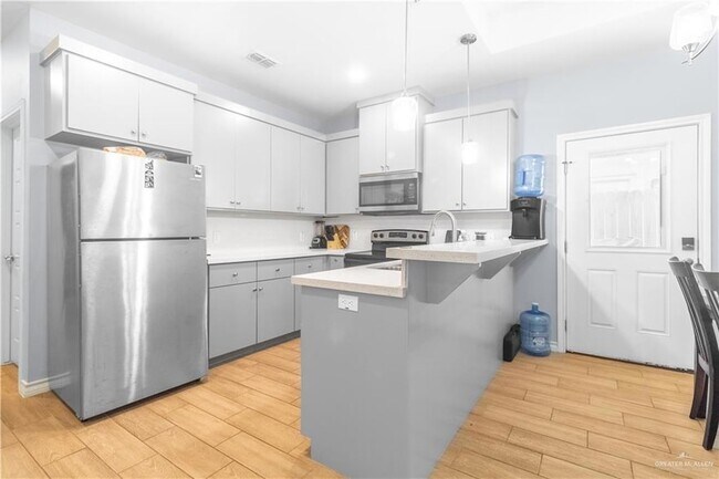 Foto del edificio - 3404 S Colt Ln