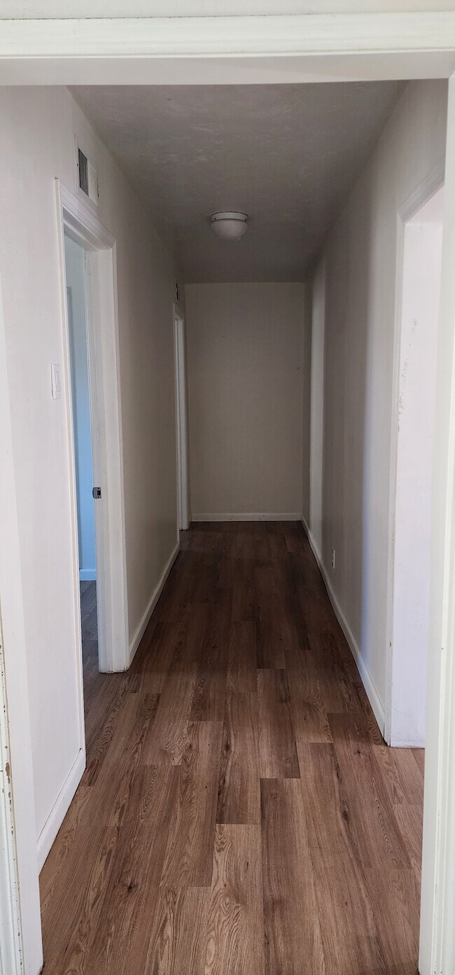 Foto del edificio - 5890 Challen Ave