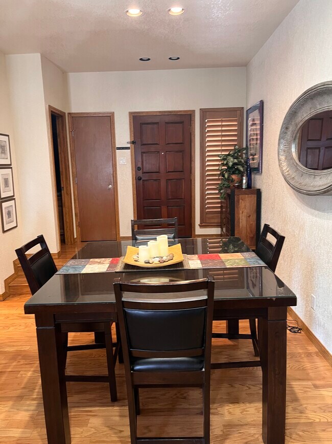 Foto del edificio - 205 Racquet Dr