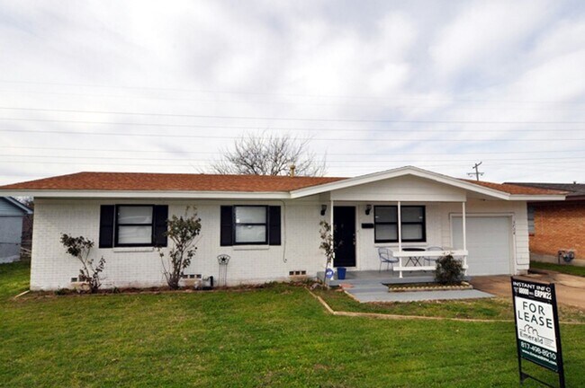 Building Photo - 3728 Slade Blvd