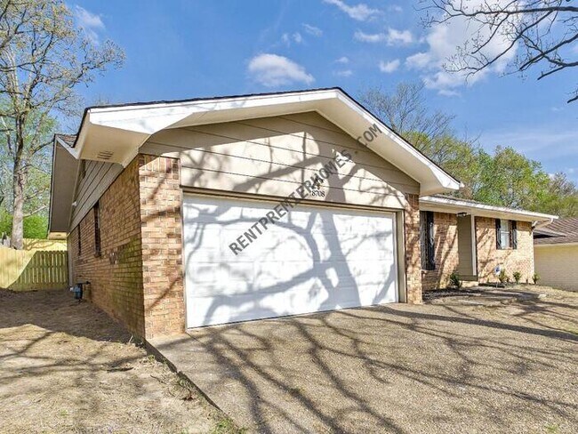 Foto del edificio - 8708 Patricia Lynn Ln