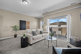 Building Photo - 8350 Cascade Ave