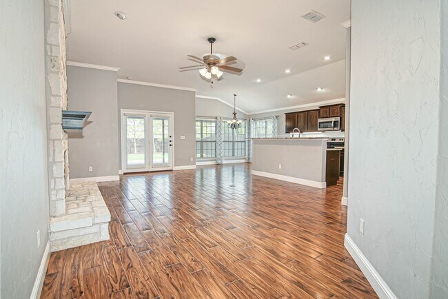 Foto del edificio - 1010 Mays Drive