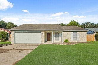 Building Photo - 1426 Ashwood Dr