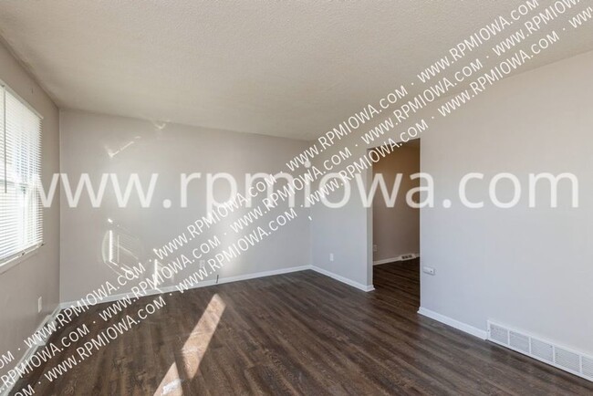 Foto del edificio - 213 NW Arlan Dr