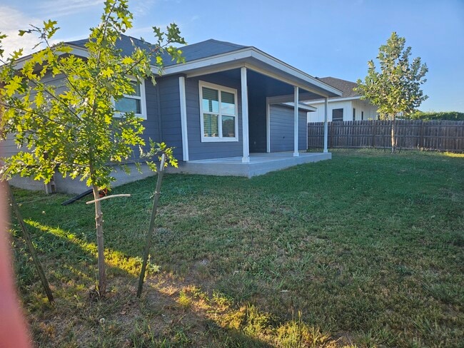 Building Photo - 101 Thomas Cove North