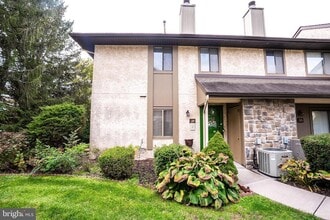 Building Photo - 29 Hampshire Dr