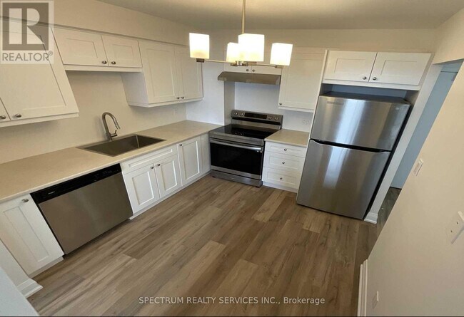 Photo du bâtiment - 3559-3559 Eglinton Ave W