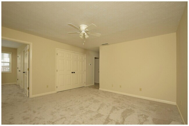 Foto del edificio - 105 Oakmont Ln