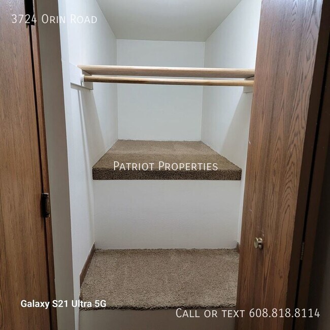 Building Photo - 1 bed/1 bath plus den in Madison, WI!