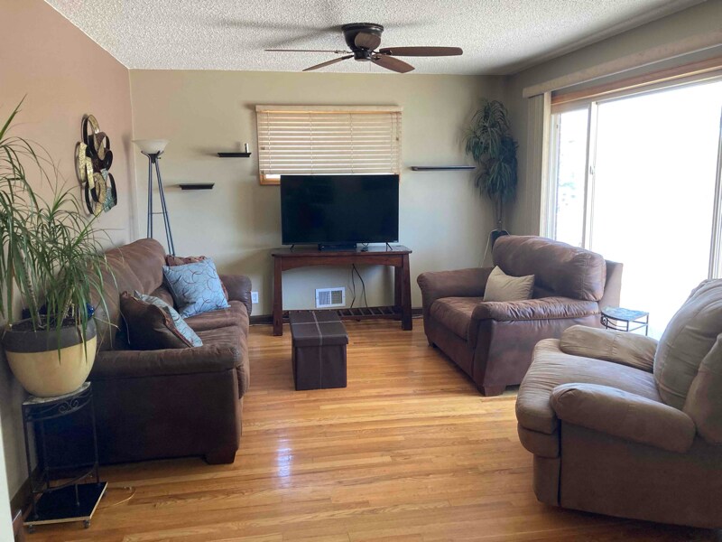 Foto principal - 10241 Pennsylvania St