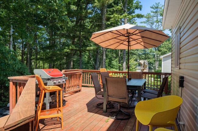 Foto del edificio - 28 Shoals View Dr